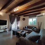 Nikitas Maisonette